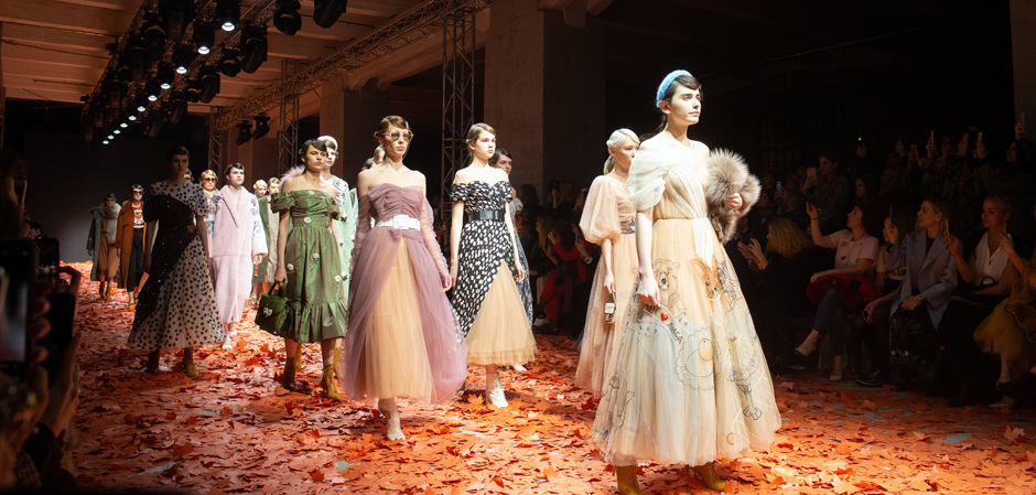 Alena Akhmadullina на Mercedes-Benz Fashion Week Russia