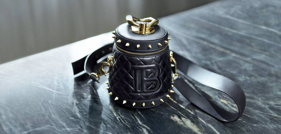 Актриса и супермодель Кара Делевинь создала для Дома моды Balmain сумки, впервые выступив дизайнером.